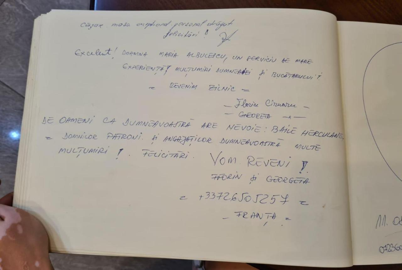 Hotel Holiday Maria Băile Herculane Eksteriør billede
