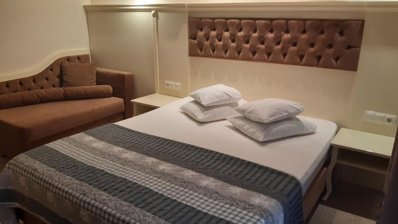 Hotel Holiday Maria Băile Herculane Eksteriør billede
