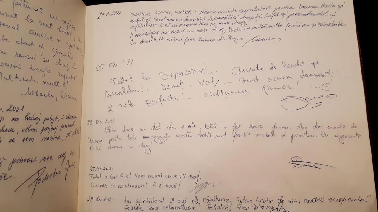 Hotel Holiday Maria Băile Herculane Eksteriør billede