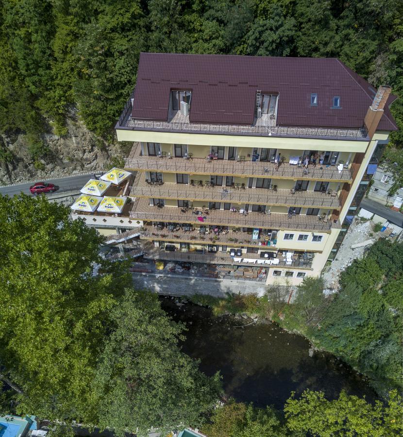 Hotel Holiday Maria Băile Herculane Eksteriør billede