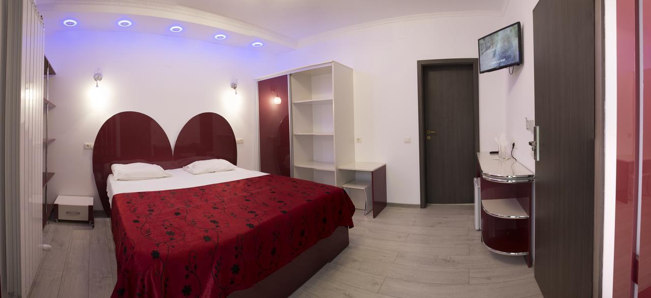 Hotel Holiday Maria Băile Herculane Eksteriør billede