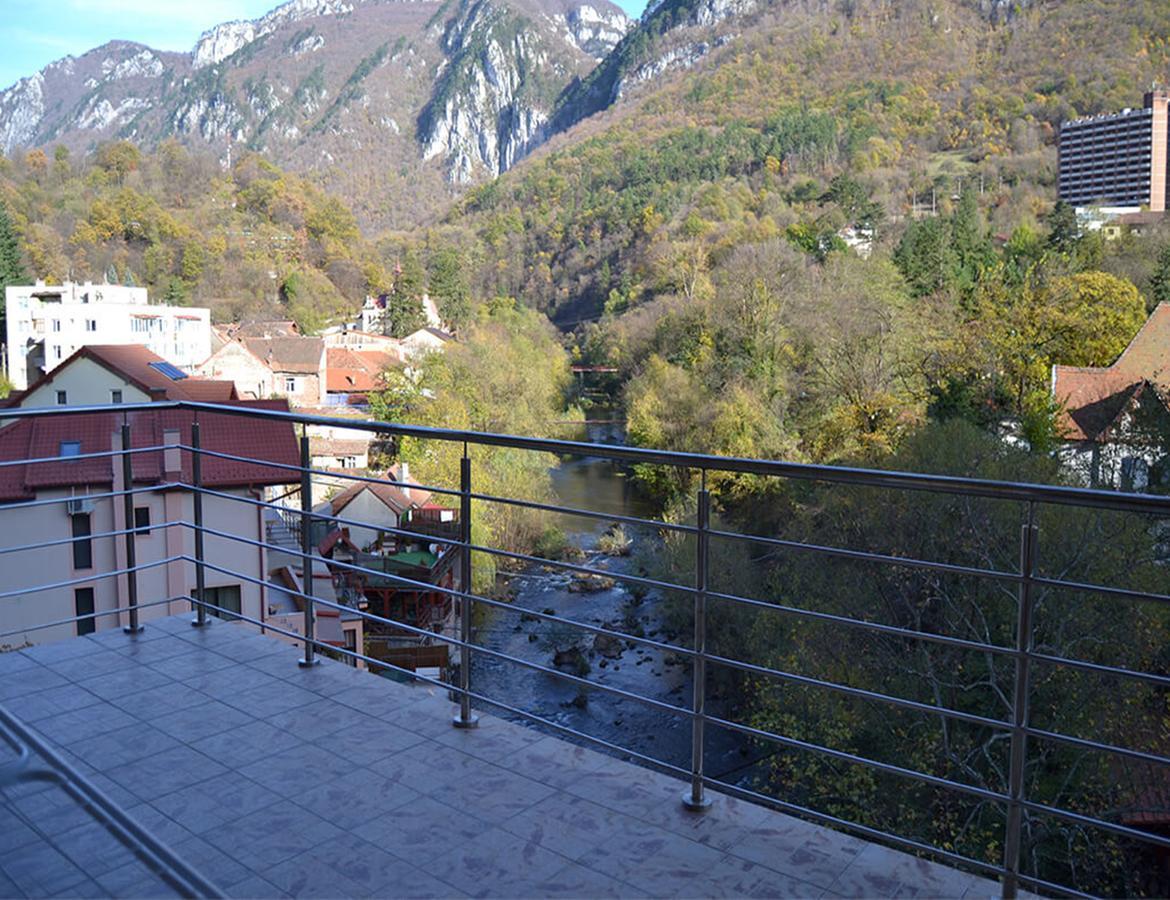 Hotel Holiday Maria Băile Herculane Eksteriør billede