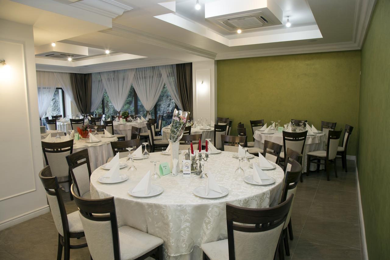 Hotel Holiday Maria Băile Herculane Eksteriør billede