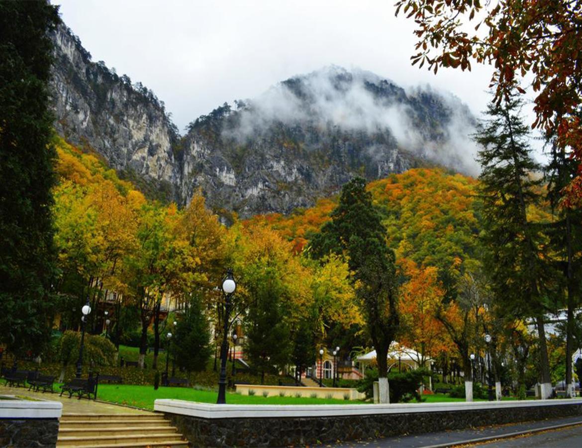 Hotel Holiday Maria Băile Herculane Eksteriør billede