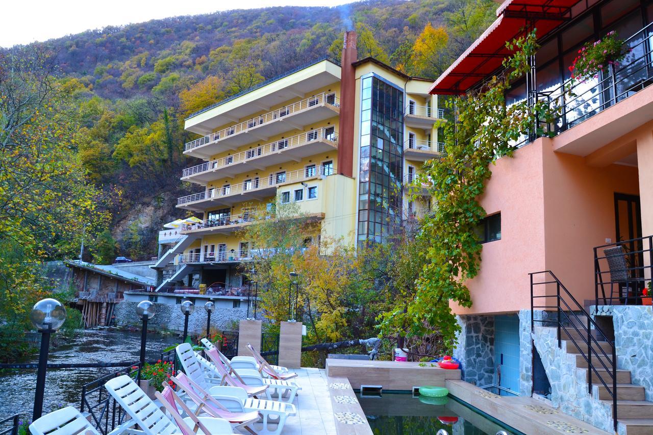 Hotel Holiday Maria Băile Herculane Eksteriør billede