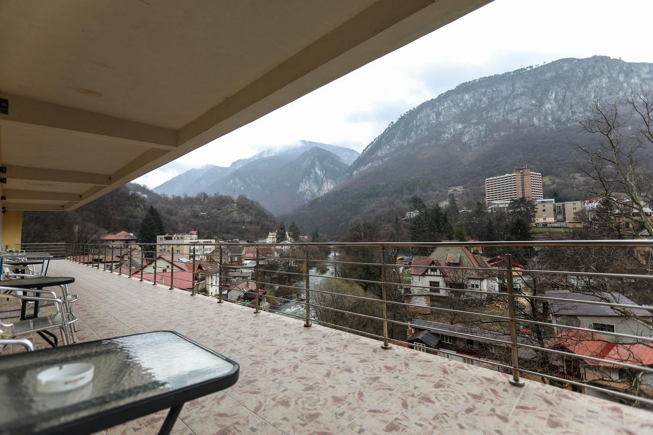 Hotel Holiday Maria Băile Herculane Eksteriør billede