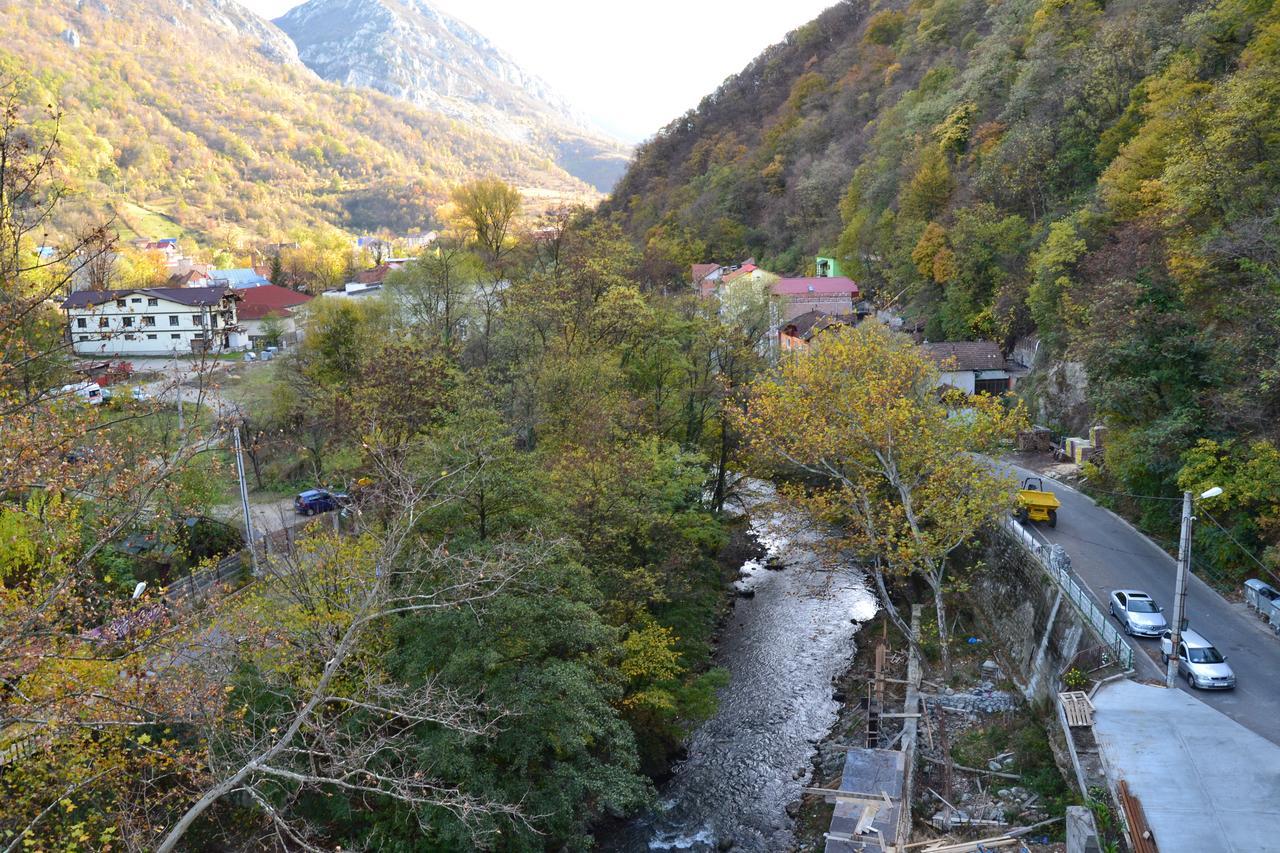 Hotel Holiday Maria Băile Herculane Eksteriør billede