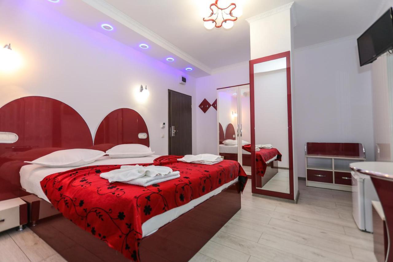 Hotel Holiday Maria Băile Herculane Eksteriør billede