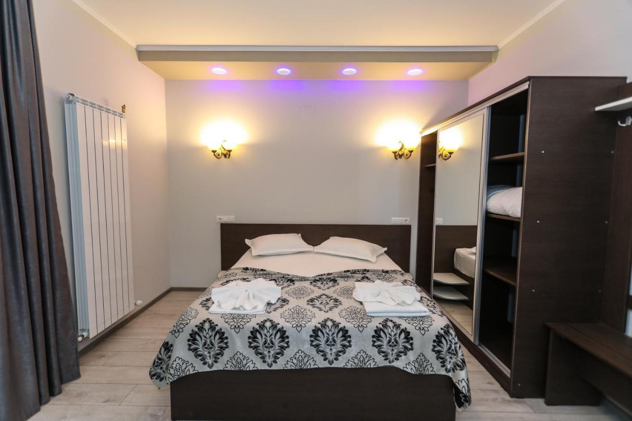 Hotel Holiday Maria Băile Herculane Eksteriør billede
