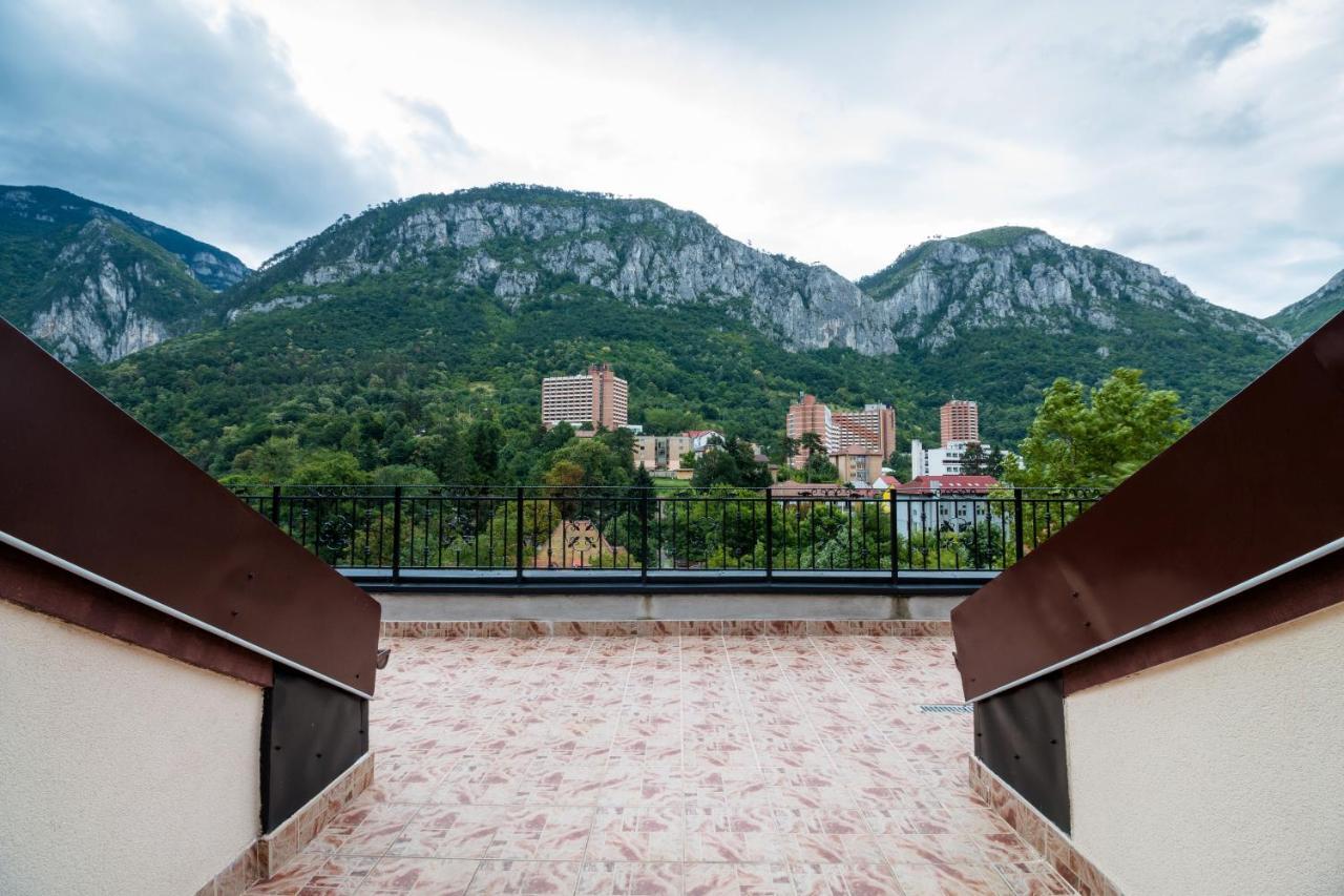 Hotel Holiday Maria Băile Herculane Eksteriør billede